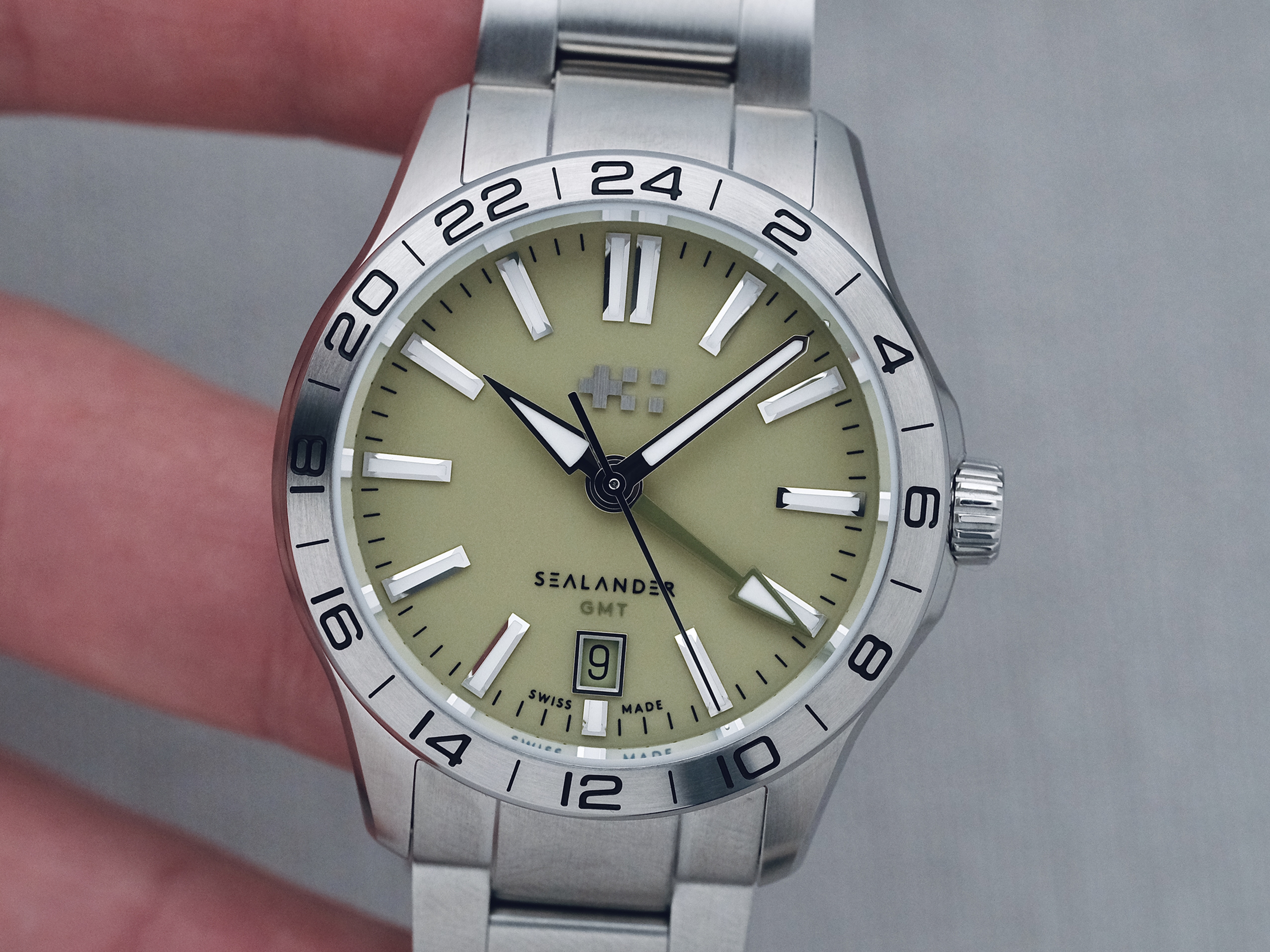 ケノン  6.0 Christopher Ward C63 Sealander GMT 39mm Pistachio Review